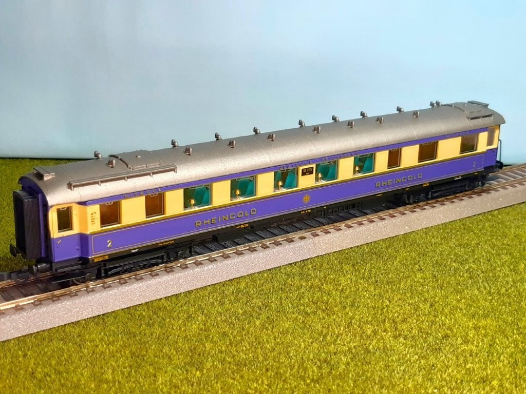 lil382003-3.jpg