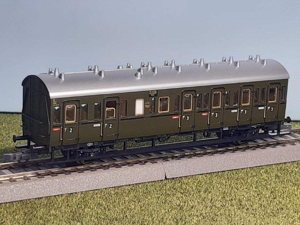 tri23300.jpg
