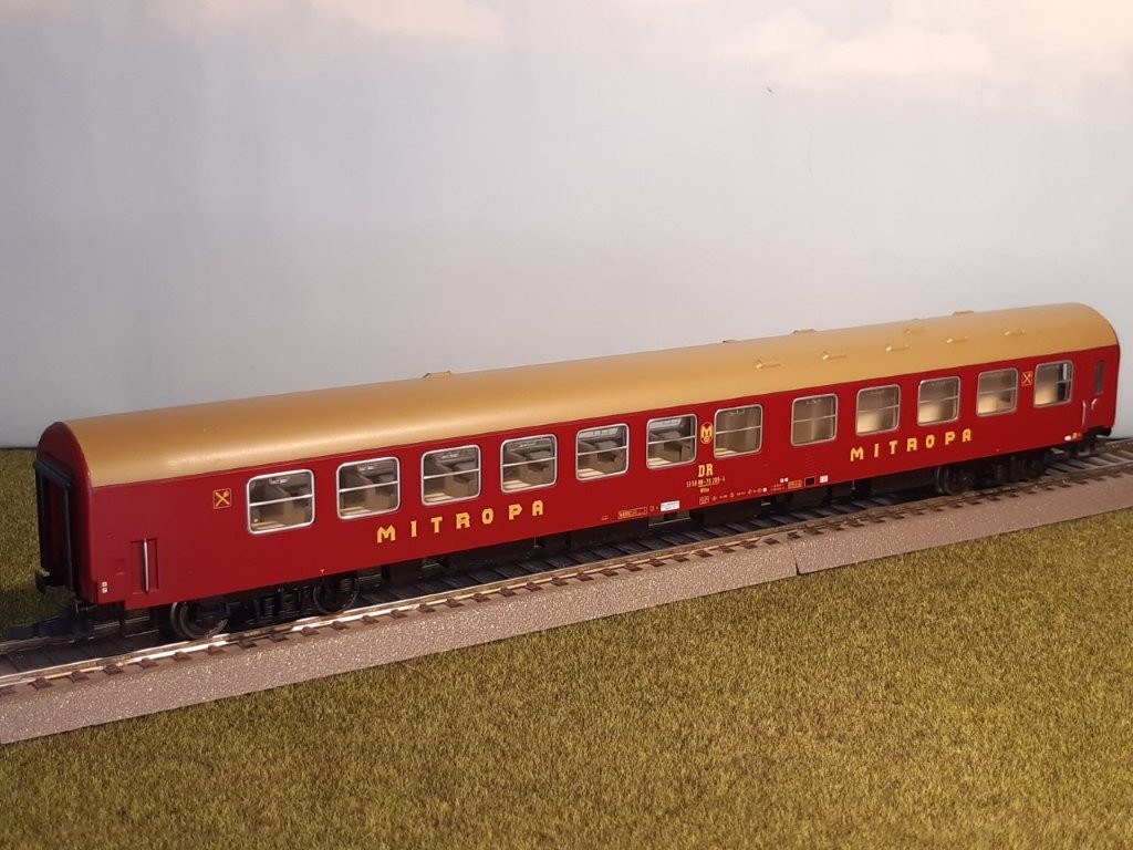 sac74445_1.jpg