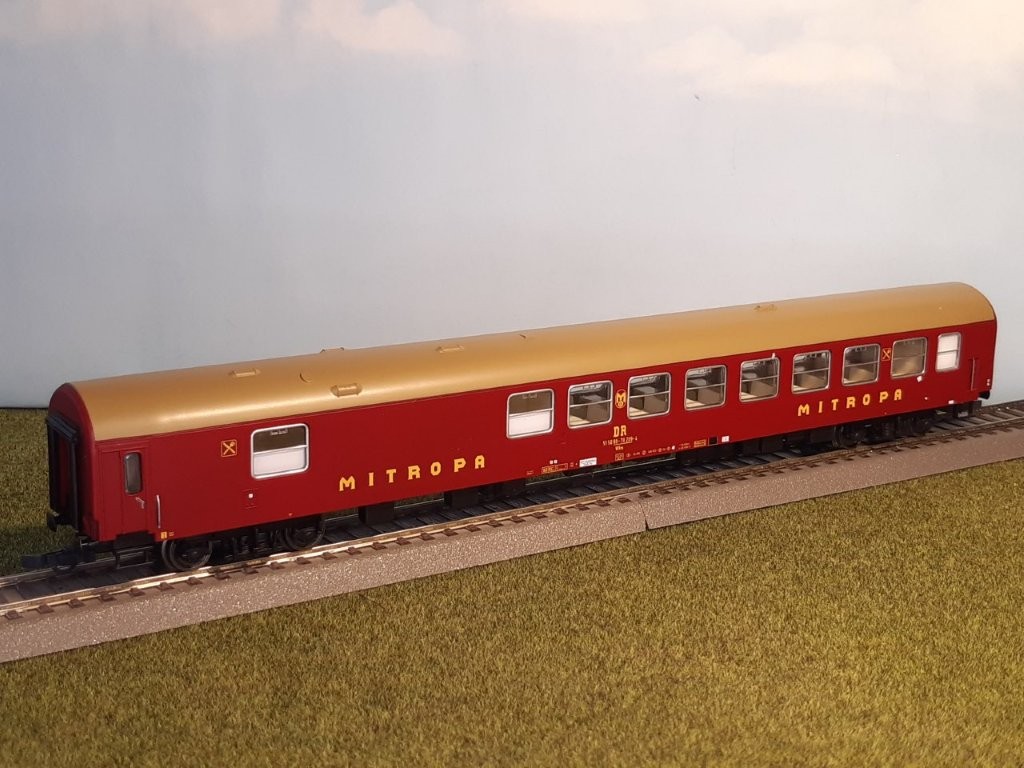 sac74445_2.jpg