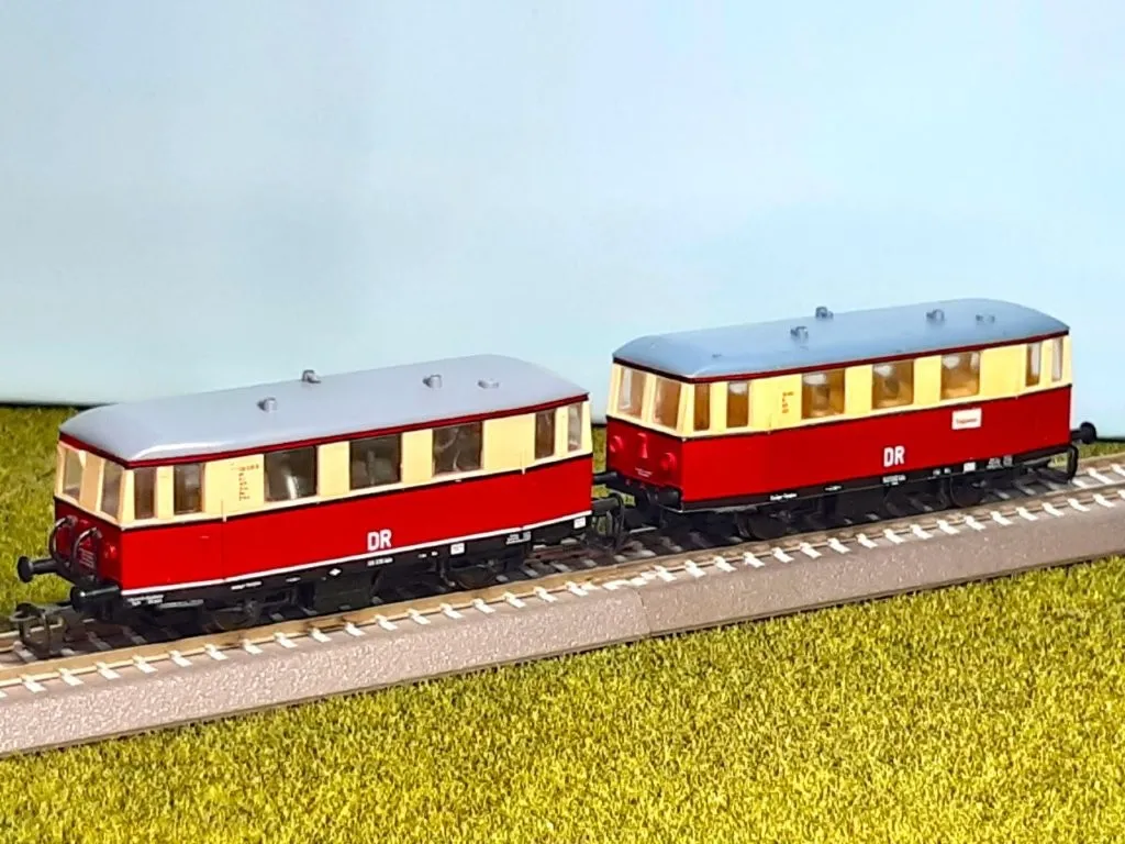 hosse-40100-tt-triebzug-VT135-dr-modellbahn.webp