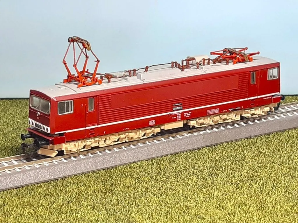 bttb-02330-tt-elektrolok-br250-dr-gebraucht-modellbahn.webp