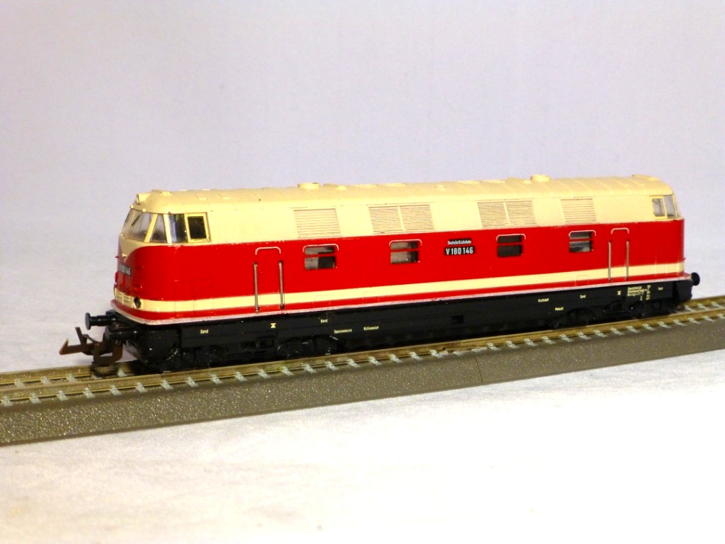 bttb-2529-tt-diesellok-v180-dr-gebraucht-modellbahn.JPG
