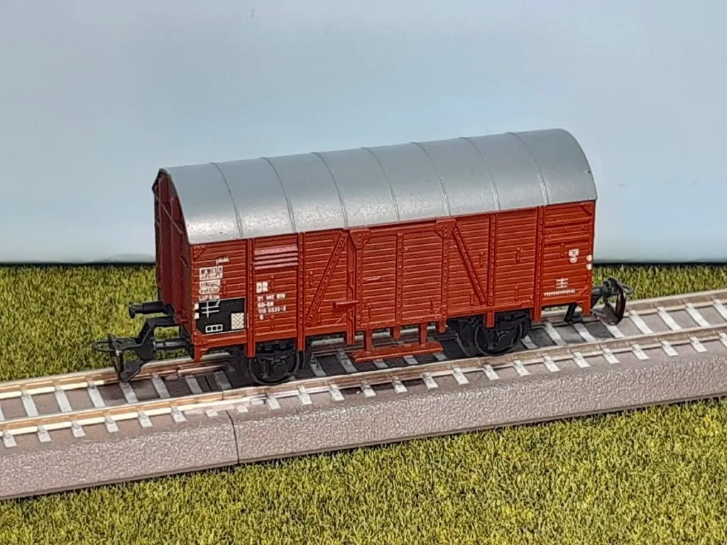 bttb-4110-tt-gedeckter-guterwagen-dr-modellbahn.webp
