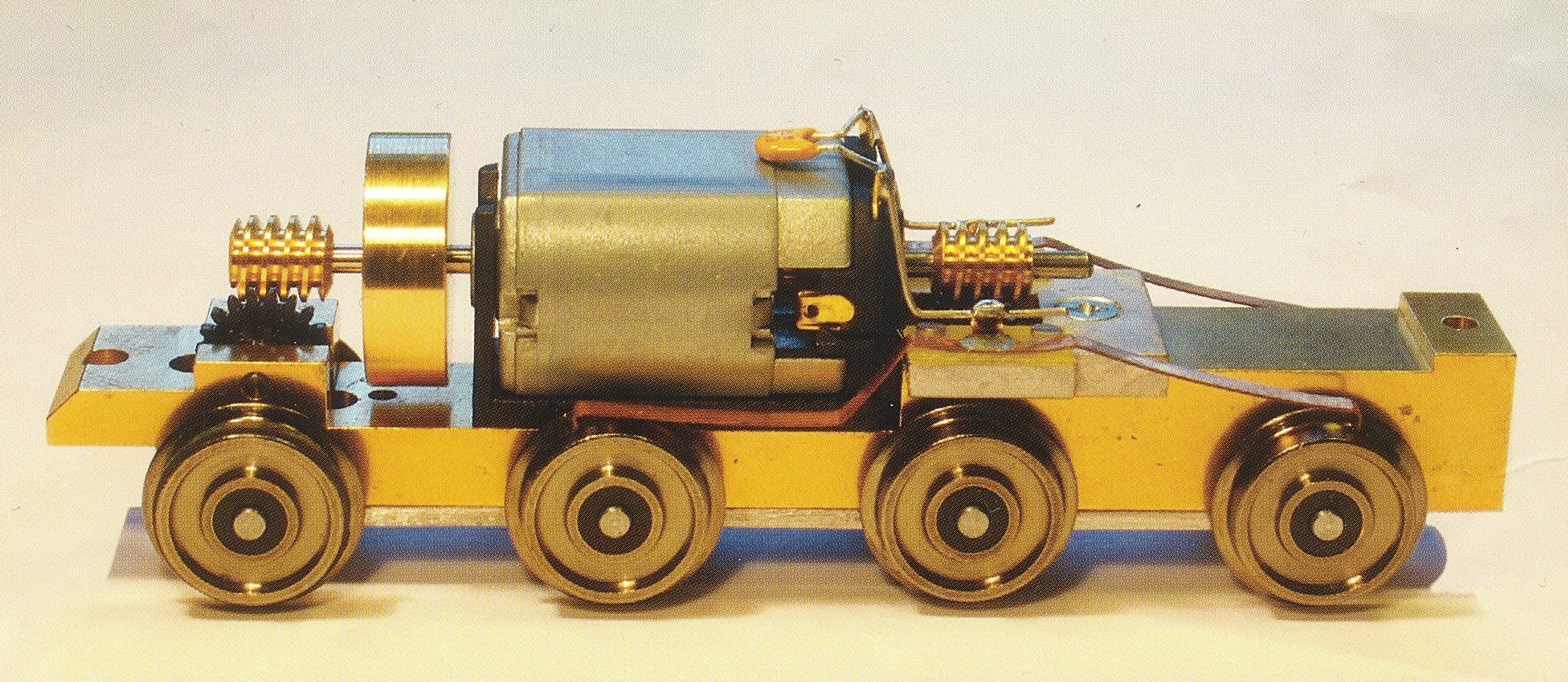 pmt32201-3.jpg